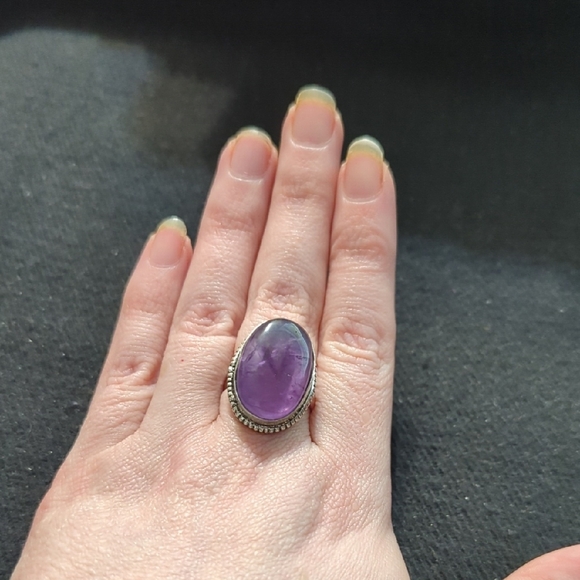 Silver Plated Pastel Purple Amethyst Gemstone Oval Statement Ring - Size 9.5 - Picture 2 of 9